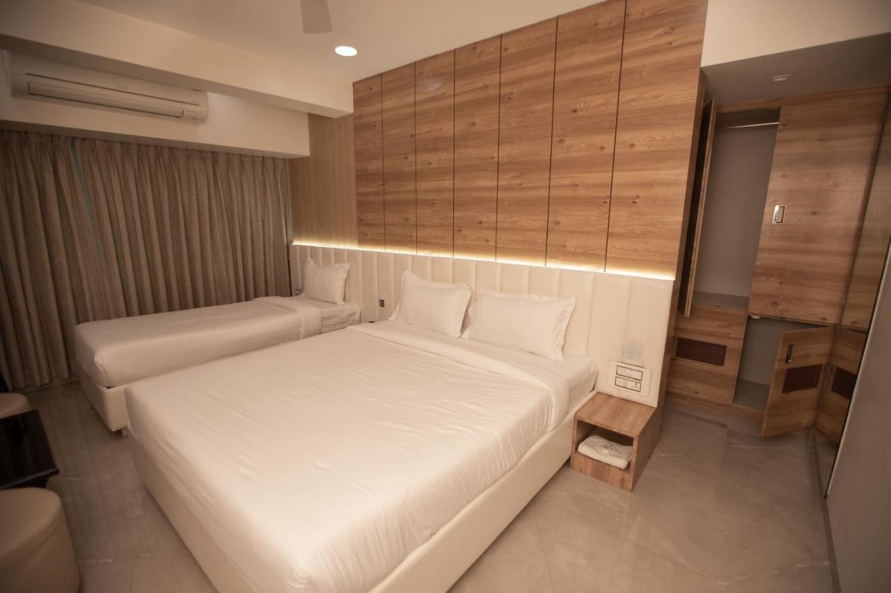 Hotel Naaz Executive มุมไบ ภายนอก รูปภาพ